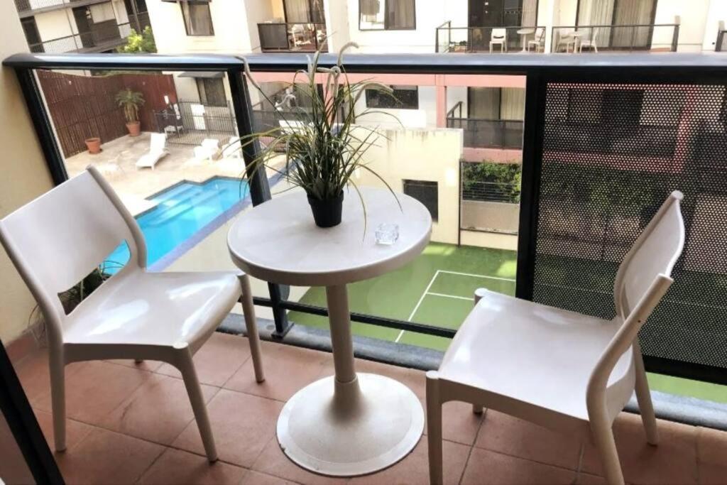 City & Lakeside With Free Parking, Pool And 10 Mins Walk Into The City Perth Luaran gambar