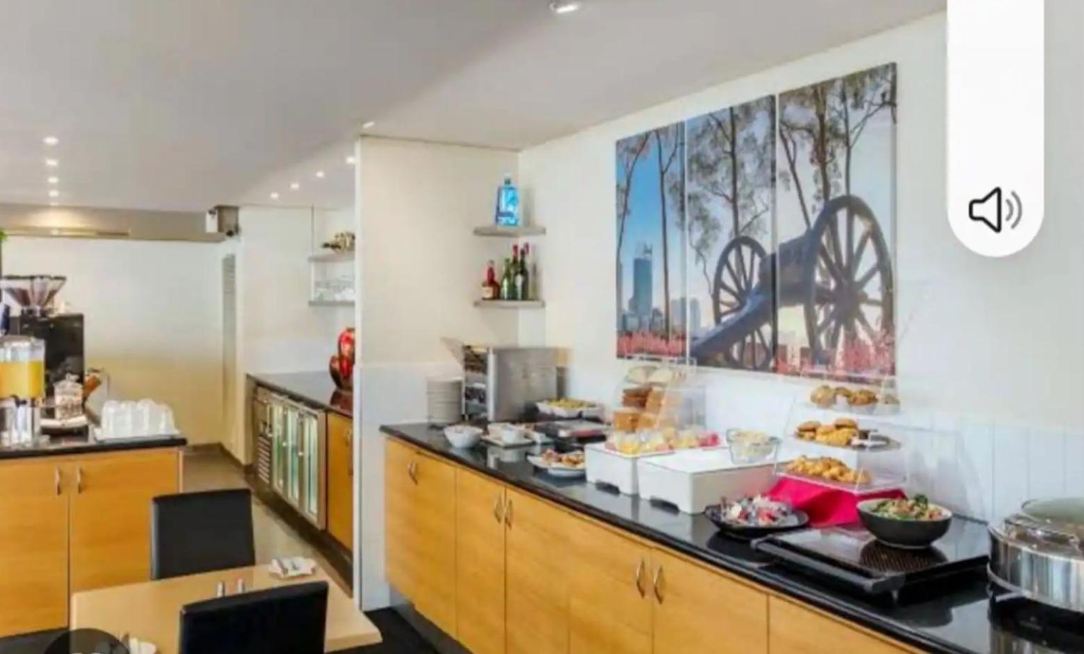 City & Lakeside With Free Parking, Pool And 10 Mins Walk Into The City Perth Luaran gambar