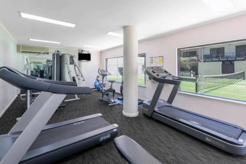 City & Lakeside With Free Parking, Pool And 10 Mins Walk Into The City Perth Luaran gambar